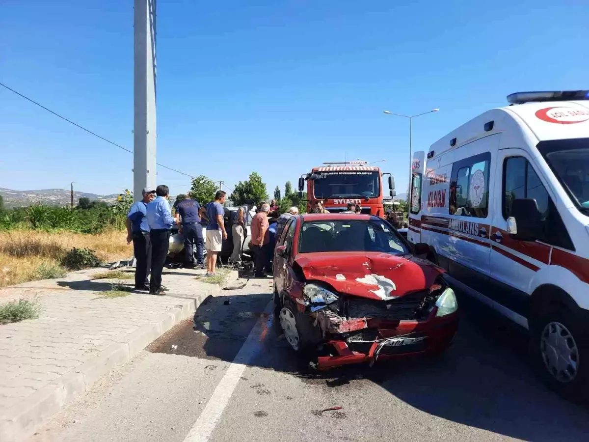 Balıkesir’de Sındırgı Yolunda Trafik Kazası: Bir Sürücü Yaralandı
