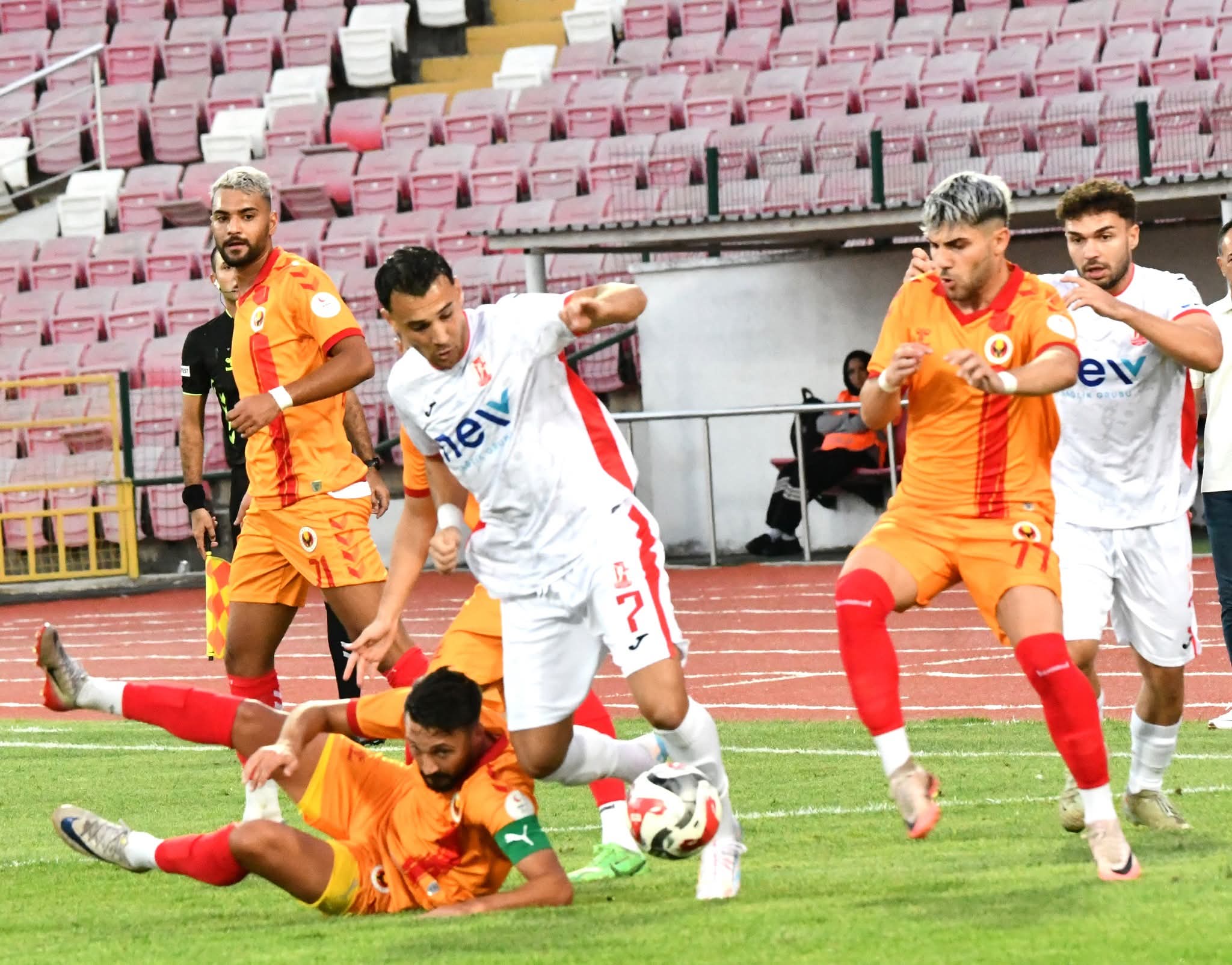 Balıkesirspor Evinde Sezona Kötü Başladı: 1-2