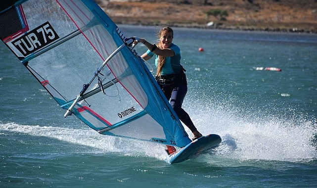 Alaçatı Windfest 2025: Çeşme’nin Rüzgarıyla Gençler Yelken Açıyor