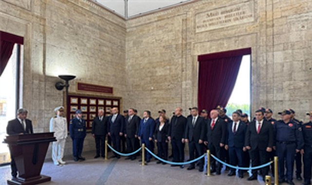 Anıtkabir Ziyaretiyle İtfaiye Haftası Coşkusu: Büyükşehirler Heyeti Atatürk’ün Huzurunda
