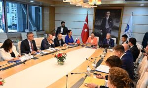 Antalya-Moskova İş Birliği Güçleniyor: Yetkili Heyetin Görüşmesi ve Gelecek Planları
