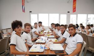 Ayvalık Öğrenci Kent Lokantaları 2025-2026 Döneminde Ücretsiz İlk Gün İkramı ve Uygun Fiyatlı Öğünler