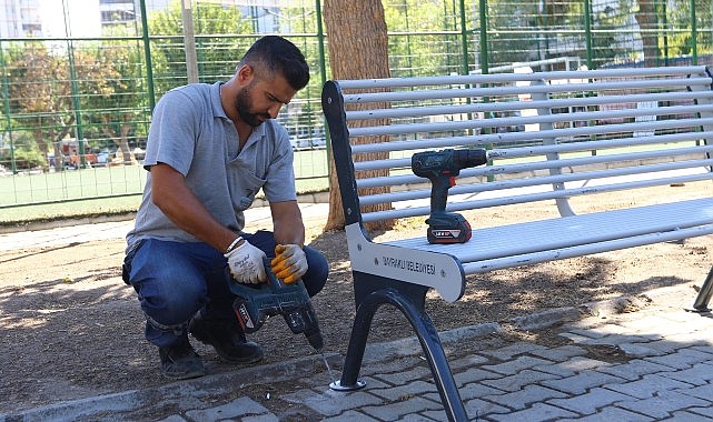 Bayraklı Parklarında Yenilikçi Bakım ve Onarım Hamlesiyle Güvenli ve Estetik Alanlar