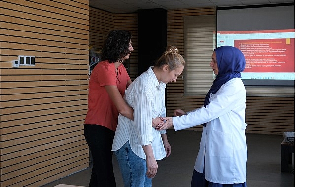Dünya İlk Yardım Günü’nde Anne Şehir Merkezlerinde Temel Bilgiler Eğlenceli Aktivitelerle Öğrenildi