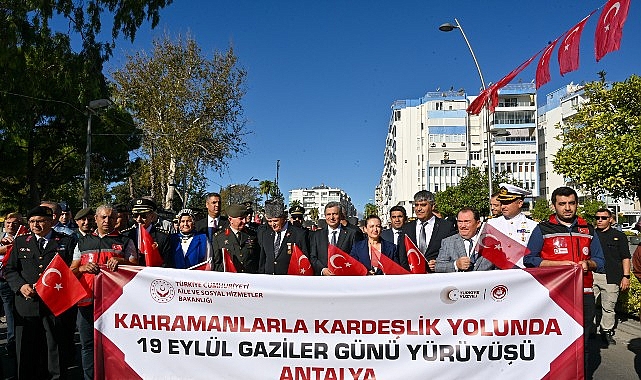 Gazilere Minnet ve Anlama Dolu Yürüyüş: Vatan İçin Can Veren Kahramanlar