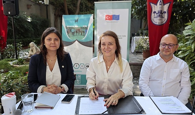 Genç İklim Elçileriyle Buluşmada Sözleşme İmzalandı: Konak’ta Gençlerin Söz Hakkı ve Denetim Taahhüdü