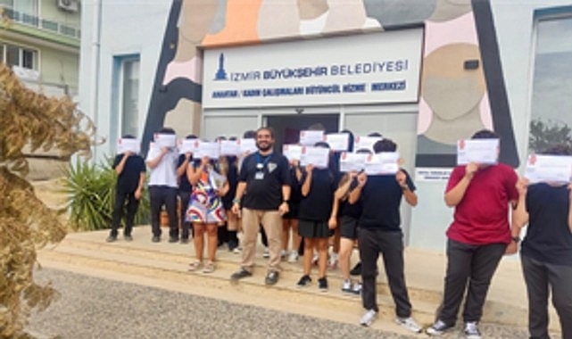 İzmir’de Kadın Dayanışması: Lise Öğrenciler Kadın Merkezi ile Buluşuyor