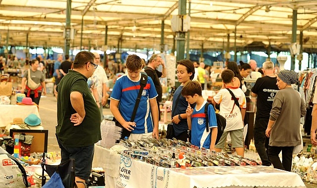 Karşıyaka’da 2. El Pazarı Yeniden Kapılarını Açtı: Dayanışma ve Uygun Fiyatlı Alışveriş
