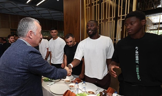 Kocaeli Şehrinin Gücü: Toplantı ve Moral Dolu Yemekte Birliktelik