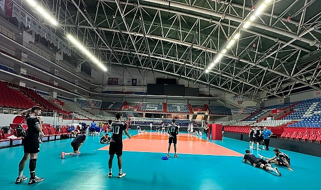 Osmangazi Belediyespor Erkek Voleybol Takımı Fenerbahçe Turnuvasında Şampiyon