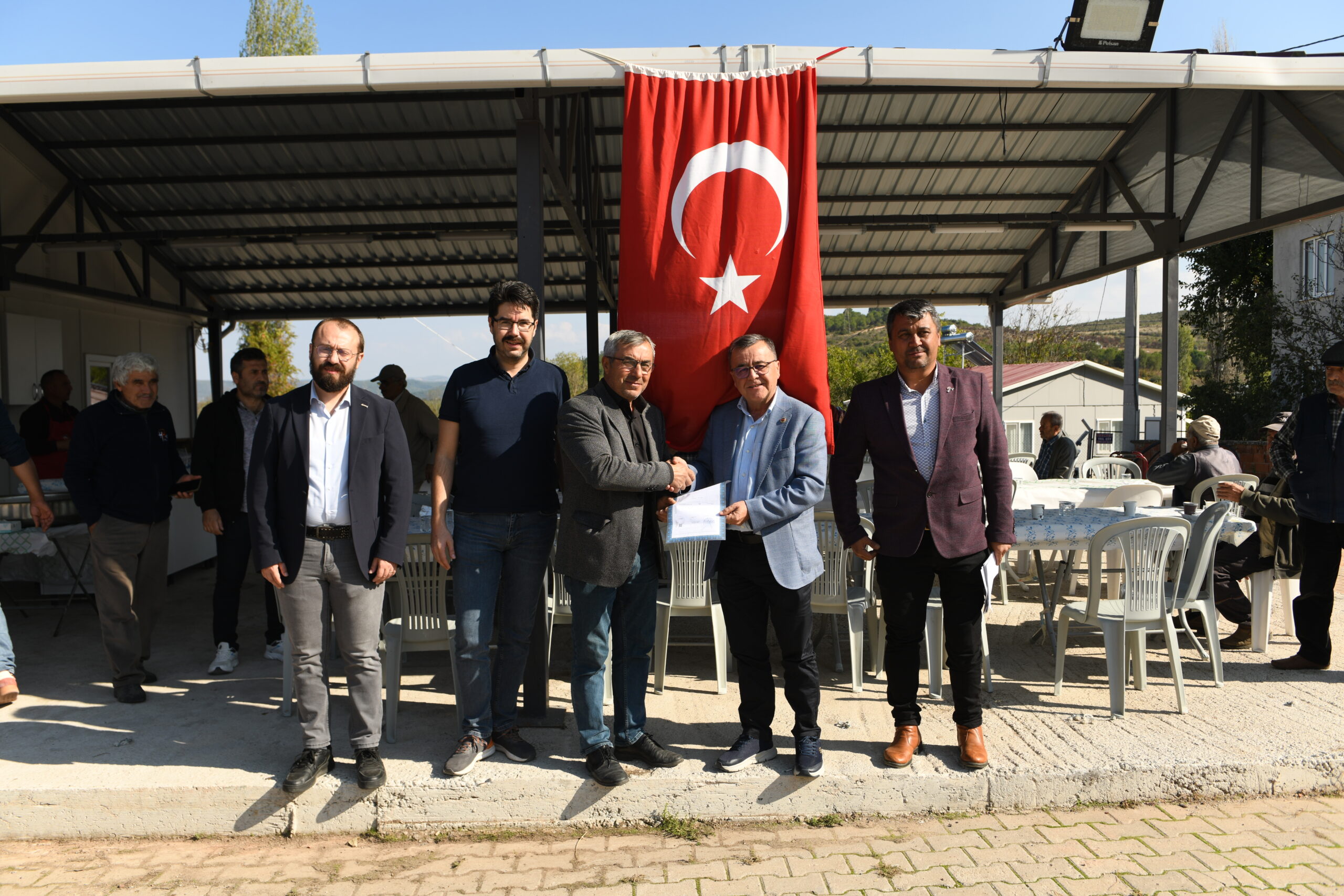 BAŞKAN ŞEHİRLİ, TAŞKÖY’DE 35 YILLIK TAPU SORUNUNU ÇÖZDÜ