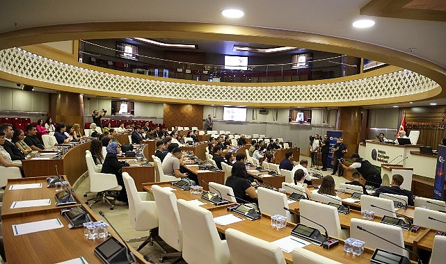 Antalya Gençlik Meclisi Son Toplantısını Gençlerin Vizyonuyla Gerçekleştirdi