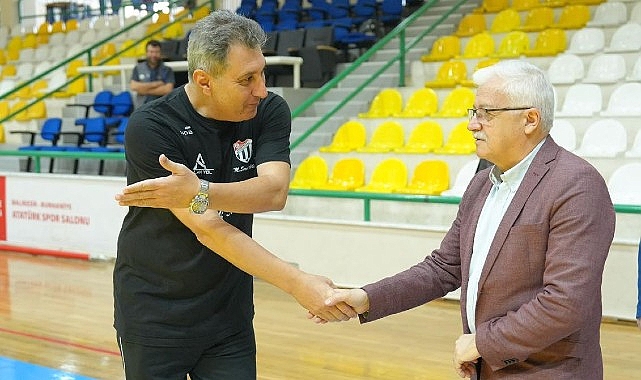 Aslan Yol Burhaniye Belediyespor Kadın Takımı, Emlak Konut Gelişim Maçı İçin Hazırlıklarını Sürdürüyor