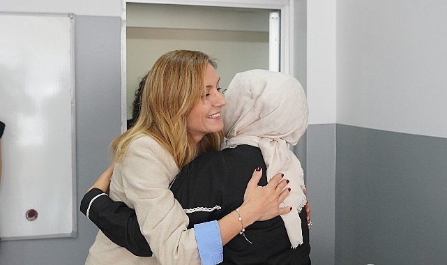Beylikdüzü’nde Okuma-Yazma Kursunun Yeni Dönemi Başladı: Gönüllü Eğitimciyle Umut Işığı