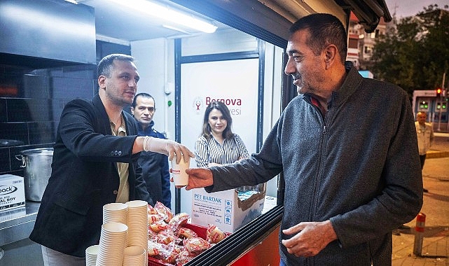 Bornova’da Her Sabah Sıcak Çorba: Metro Çıkışında Dayanışma Geleneği Genişliyor