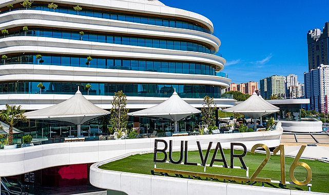 Bulvar 216’de Oktoberfest: Efes +1 Sponsorluğunda İki Günlük Bardakları ve Bira Tadımları