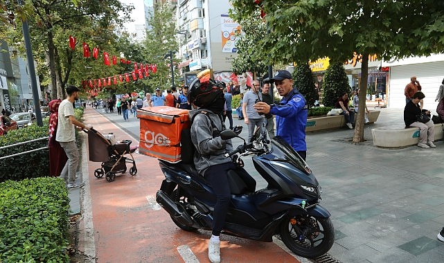 Cumhuriyet Bulvarı’nda Yaya Güvenliği İçin Zabıta Vedası: Motosikletler Yol Kenarında Denetleniyor