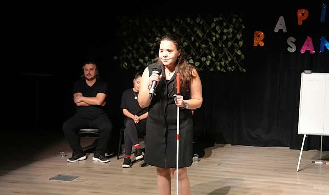 Duyarlı Sahne: Doğaçlama Tiyatro ile Görme Engelliler İçin Empati ve Erişilebilirlik Vurgusu