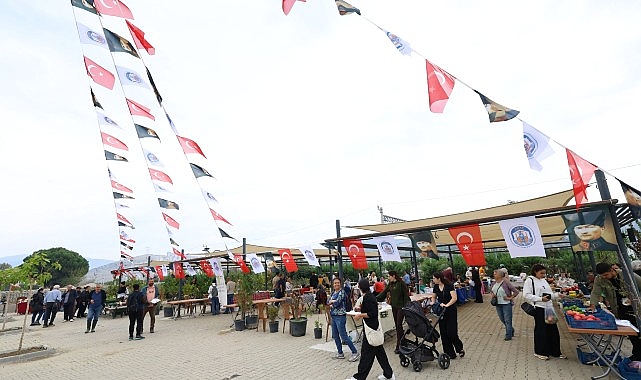 Efes Tarlası Yaşam Köyü’nde Üretici Pazarı Her Pazar Kapılarını Açıyor