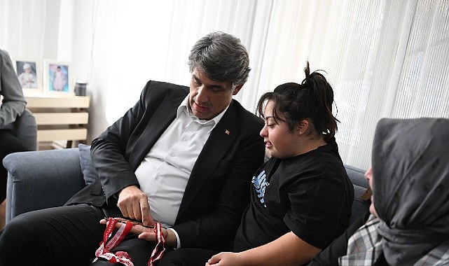 Elanur Gençoğlu’nun Başarı Öyküsü ve Başkan Kocaman’ın Tebriği