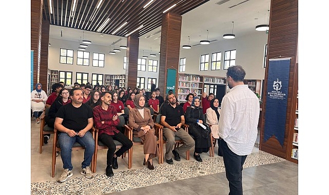 Gebze Kütüphanesi’nde 4. Kütüphane Buluşması: Yazar Samet Altıntaş, Üniversite Öğrencileriyle Buluştu