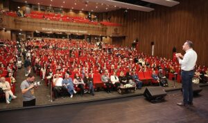 Geçmişin Yüklerinden Kurtulmak: Beyhan Budak ile Ruh Sağlığına Yönelik Bir Söyleşi