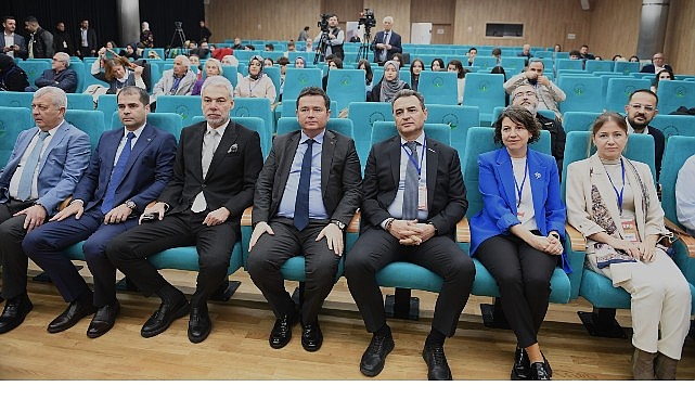 Genç Girişimcilik Çalıştayı: Gençlerle Girişimci Vizyonlarının Paylaşımı