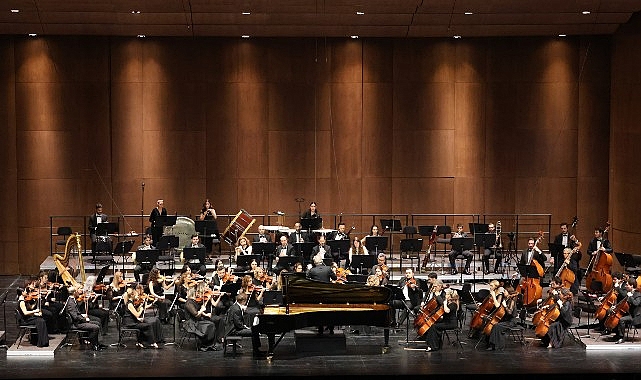 İDSO 80. Yılını Özel Açılışla Şaşaa Doldurdu: DenizBank Konserleri 2025–2026 Sezonu Başladı