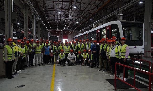 İzmir Metro Heyet Ziyareti: ABB ve Yapı Merkezi’nin Toplu Hat Ziyareti ve 25 Yıl Anı Plaketi