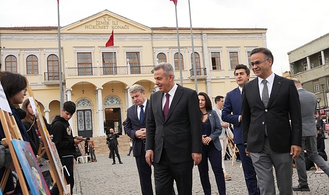 İzmir’de Cumhuriyet Coşkusu: Sanat ve Kültürle Sarmalanan İkinci Gün