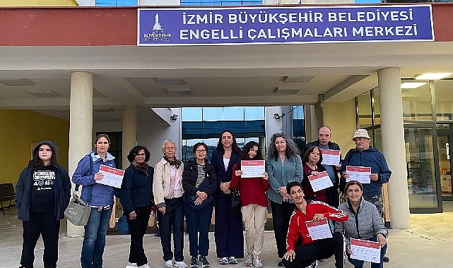 İzmir’de Engelli Bireyler için Sanatla Terapi Atölyesi: Siew Tin Ang ile Yeni Deneyimler