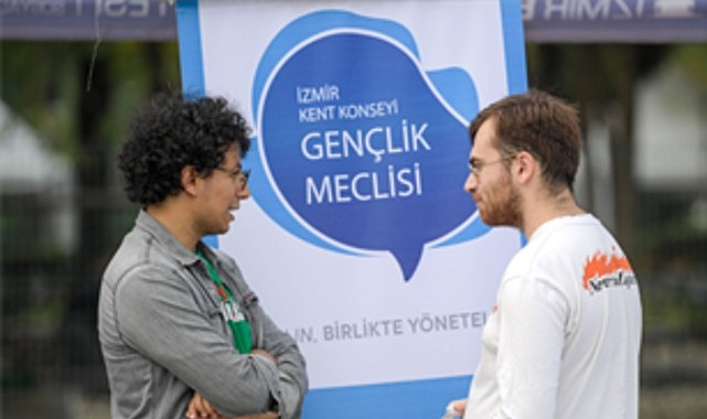 İzmir’de Üniversite Yaşamına Hoş Geldin Festivali: Gençler Şehre Uyum Sağlıyor