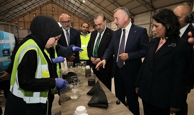 İzmit Körfezi Dip Çamuru Temizliğinde İlerlemenin Detayları ve Yetkililerin Değerlendirmesi