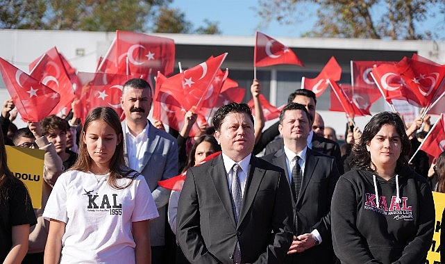 Kadıköy’de Cumhuriyet Coşkusu: Meşale Yakma Töreni ve Yürüyüş Günü Programı