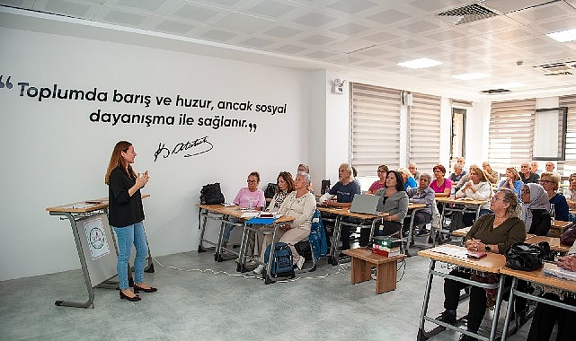 Karşıyaka 3. Yaş Üniversitesi’nde Yeni Dönem Başladı: Sağlık ve Aktif Yaş İçin Yoğun Program