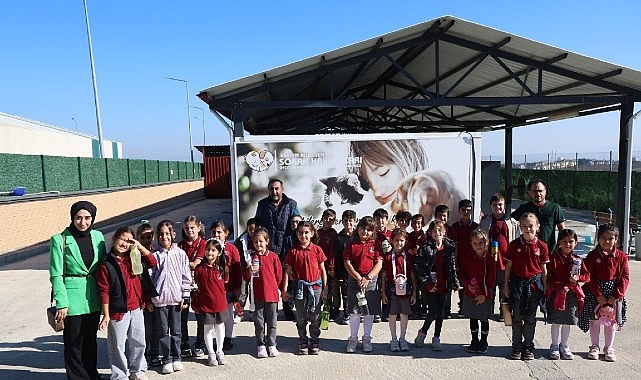 Kartepe Sokak Hayvanları İçin Ziyaret: Öğrenciler Hayvanlar Dünyasını Yakından Tanıdı
