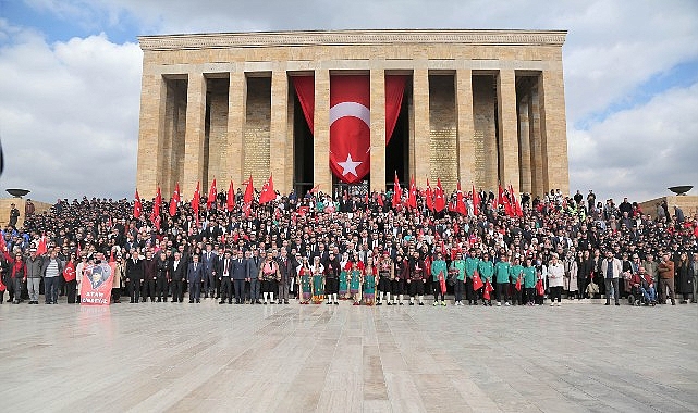 Keçiören’de Ankara’nın Başkent Oluşunun 102. Yıl Dönümü Coşkusu Anıtkabir’de