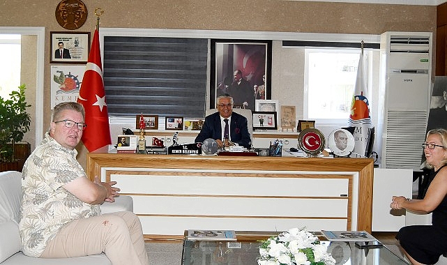 Kemer’de Samimi Karşılama: Finlandiyalı Belediye Başkanı Pasanen’den Ağırlama ve Taraflar Arası Dostluk Mesajı