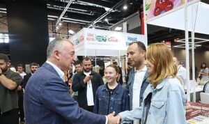 Kocaeli Kitap Fuarı 15. Kez Kapılarını Açtı: Başkan Büyükakın Kitapseverlerle Buluştu