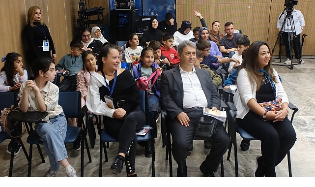 Kocaeli Kitap Fuarı’nda İkizlerden Yazma Serüveni: Hayal Gücüyle Dolu İlk Kitap