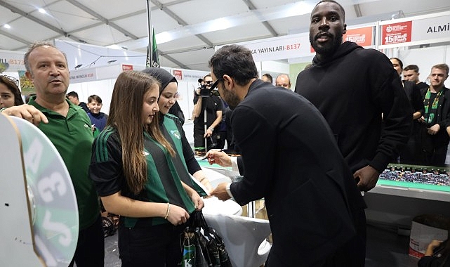 Kocaelispor Heyecanı Uluslararası Kitap Fuarı’nda Dev Ekranda Buluştu: İnan, Değirmenci ve Haidara Taraftarlarla Buluştu