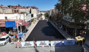 Korkuteli’de Sıcak Asfalt Seferberliği: Büyükşehir ve İlçe Belediyesi İş Birliğiyle Yeni Yol İçin İlk Adım