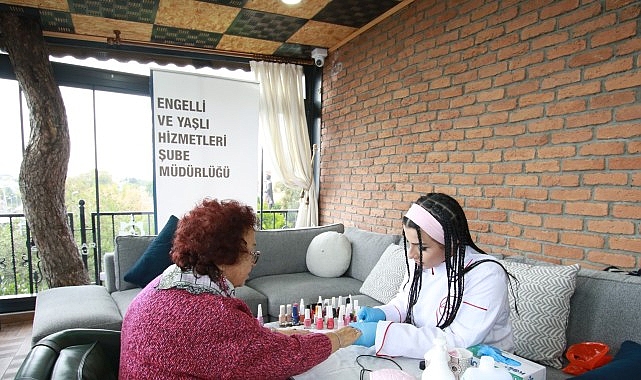 Kuaförlük Atölyesiyle Kuşaklar Buluşması: Gençler ve Saygınlar Birlikte Bakımları Paylaşıyor