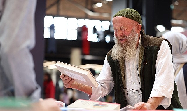 Maksut Amca ve Kitaplarla Ömrünü Dizeleyen 15 Yıllık Fuâr Mücadelesi