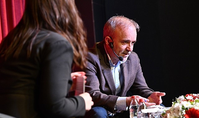 Manisa’da Demokrasi ve Basın Özgürlüğü Üzerine Söyleşi: Yavuz Oğhan ile İmza Günü