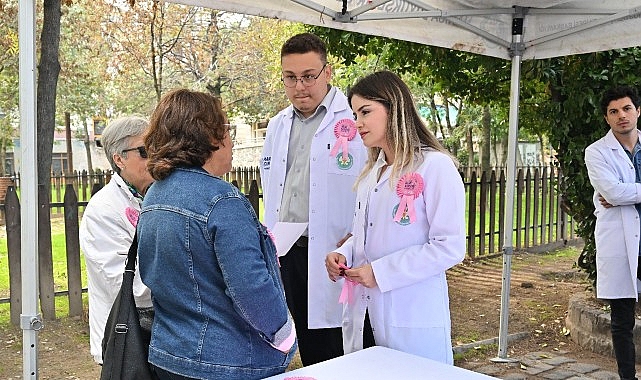Manisa’da Meme Kanseri Farkındalığı İçin Uluslararası İşbirliği ve Pembe Çiçek Ekimine Yol Açan Etkinlik