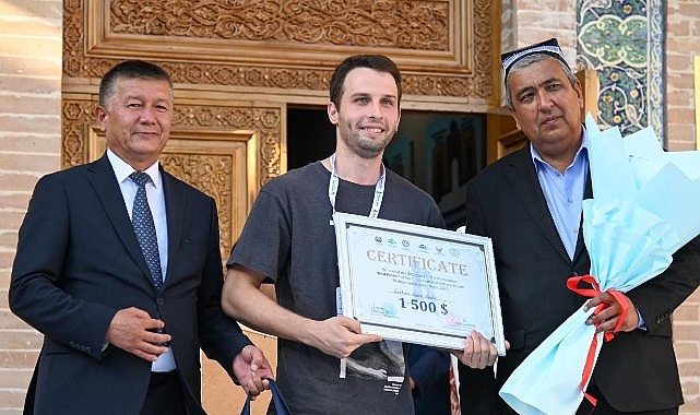 Menemen, Özbekistan’daki Uluslararası Çömlek Festivali’nde İki Ödülle Dönüyor: Kardeş Şehir Protokolleri Başladı