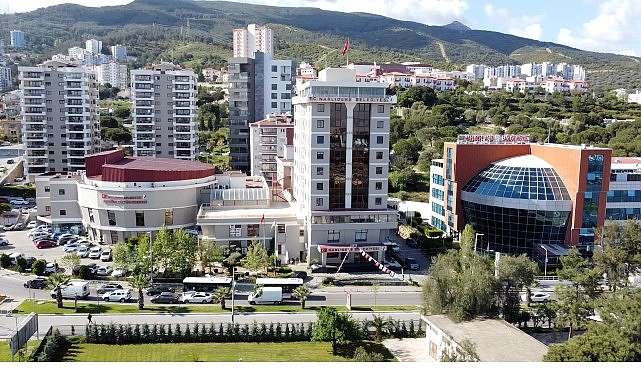 Narlıdere Belediyesi Eğitimde Fırsat Eşitliği İçin Çanta ve Kırtasiye Desteği Başlattı