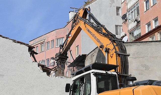 Osmangazi’de Kaçak Yapılar Netlikle Yıkılıyor: Arkeolojik Alan Koruma Operasyonu