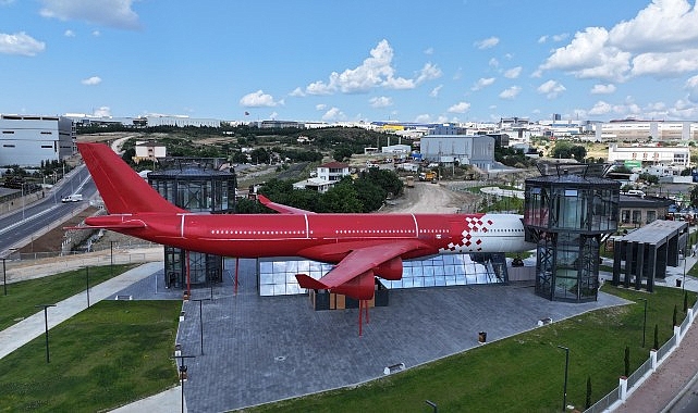UçakPark: Çayırova’da Havacılık Bilim Merkezinin Kapılarını Ziyaretçilere Açtı